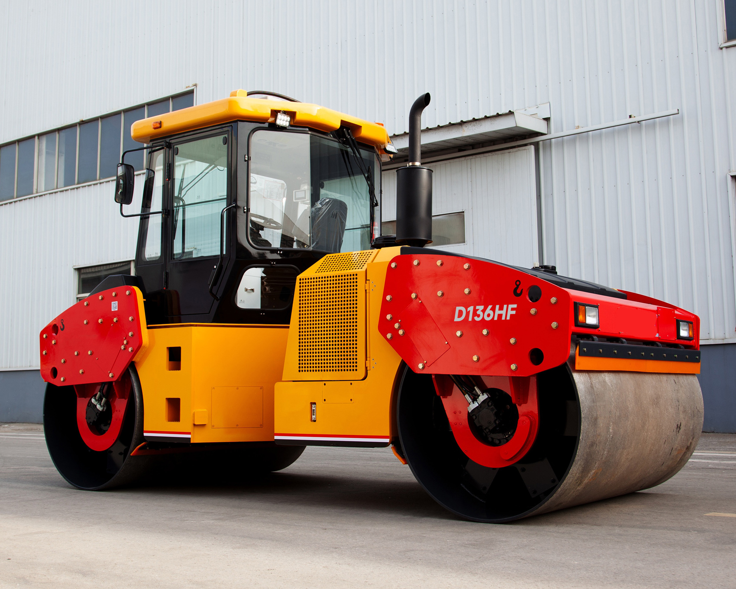 D136HF Rouleau compacteur tandem