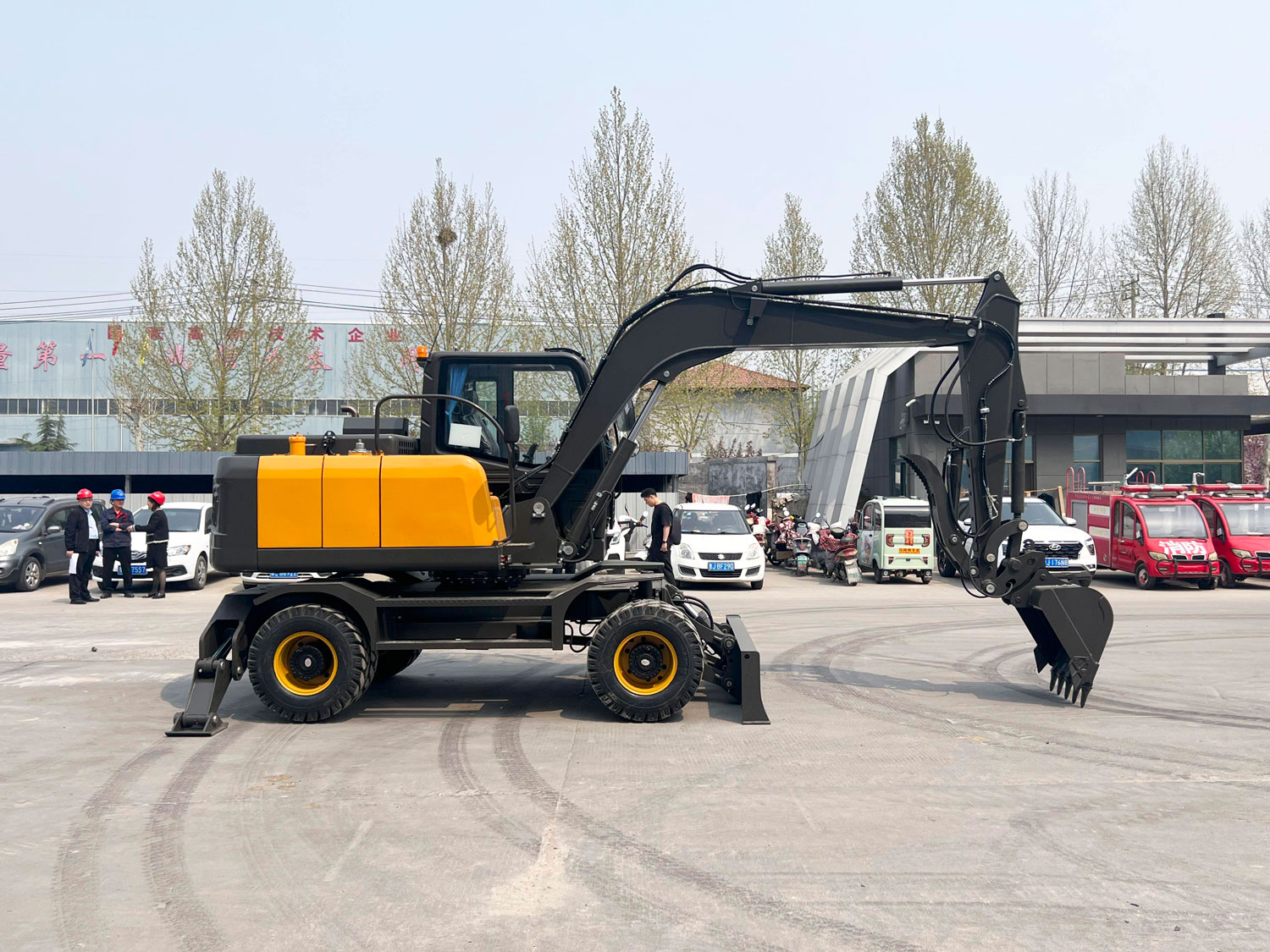 PW80 Pelle sur pneus