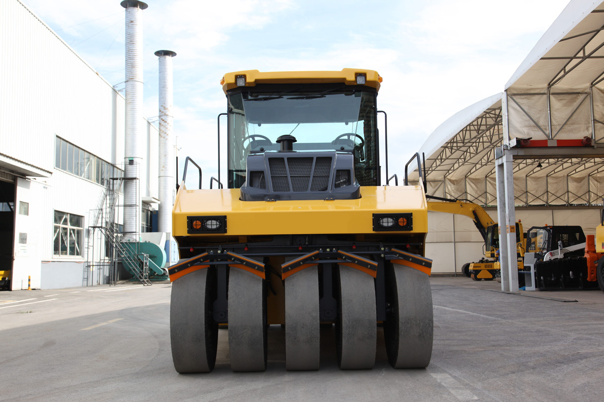  compacteur de pneus en caoutchouc Weichai 188HP