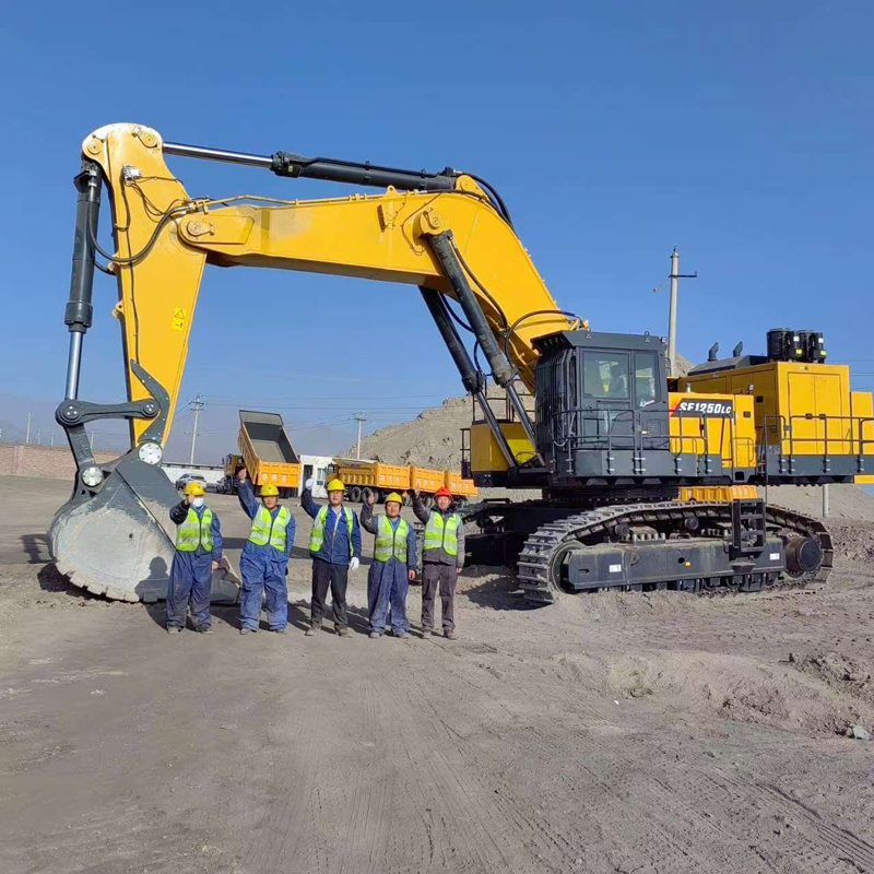 Pelle de 120 tonnes