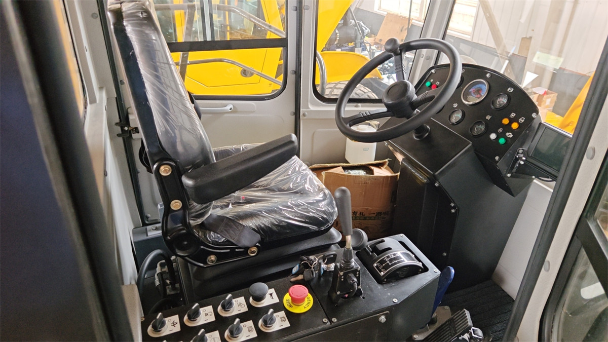 Cabine du compacteur de déchets