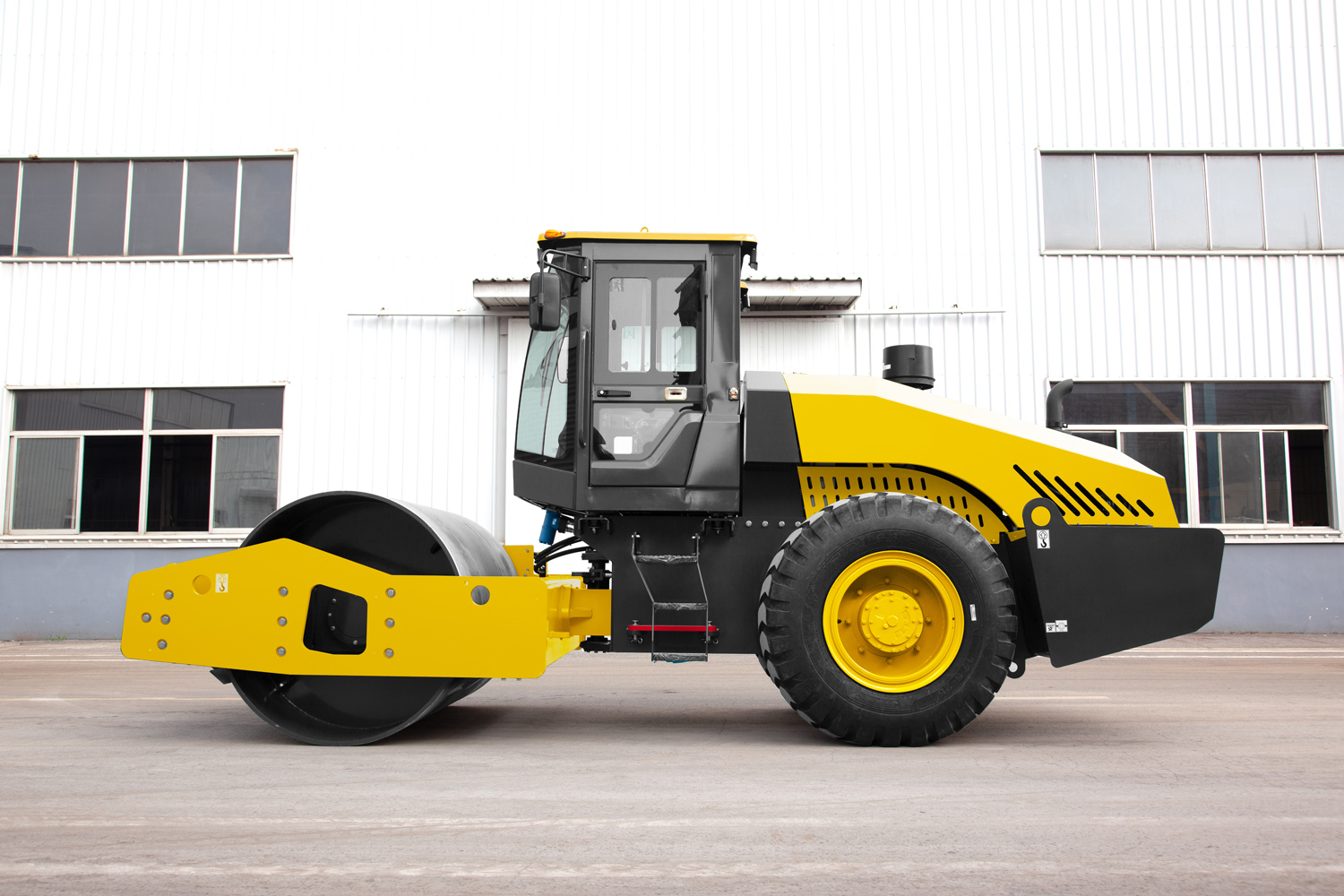S101S Rouleau compacteur vibrant monocylindre