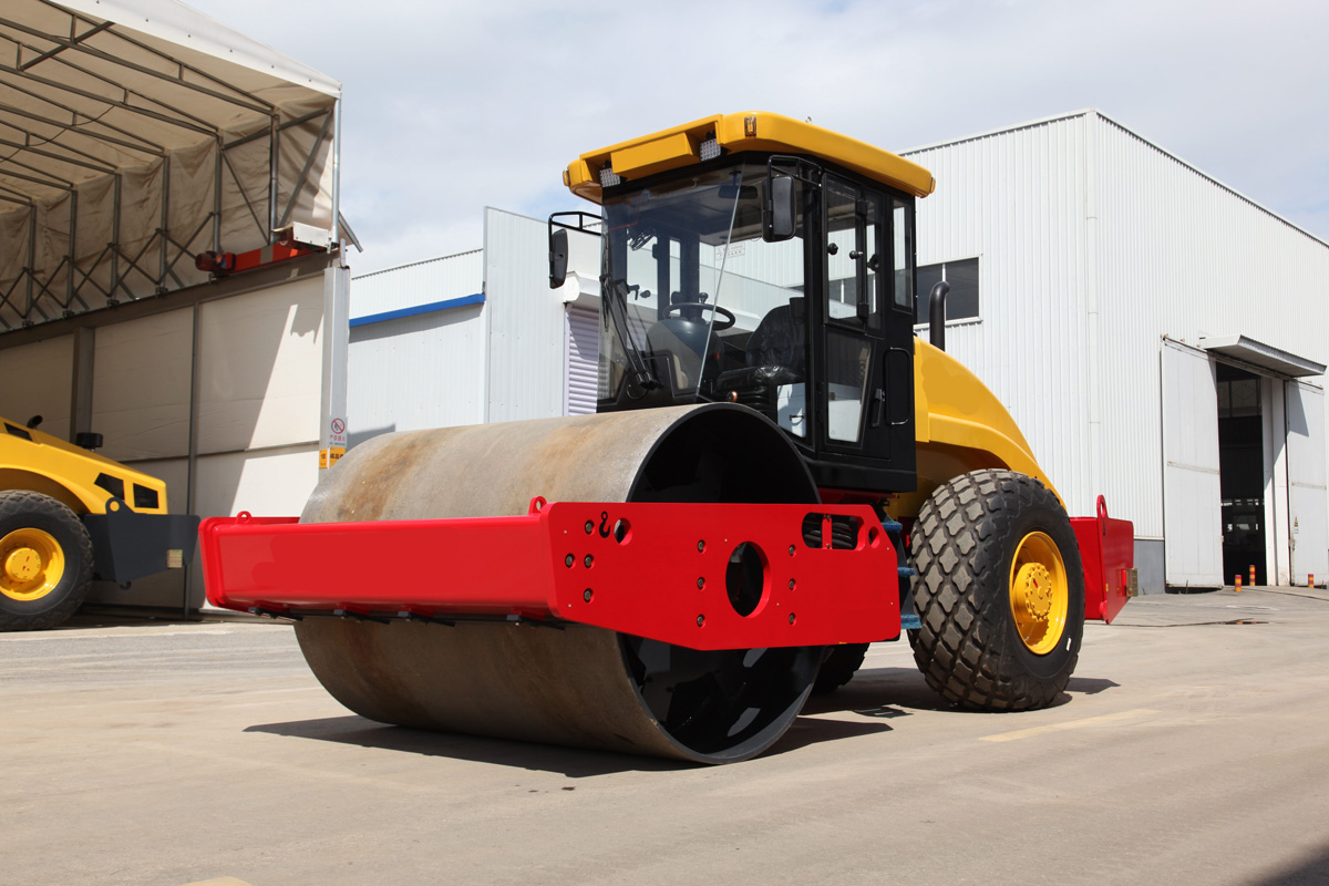 Rouleau routier de 12 tonnes