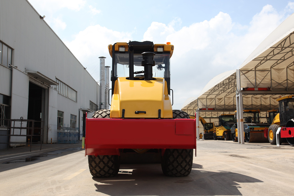  machines de compactage de fondation