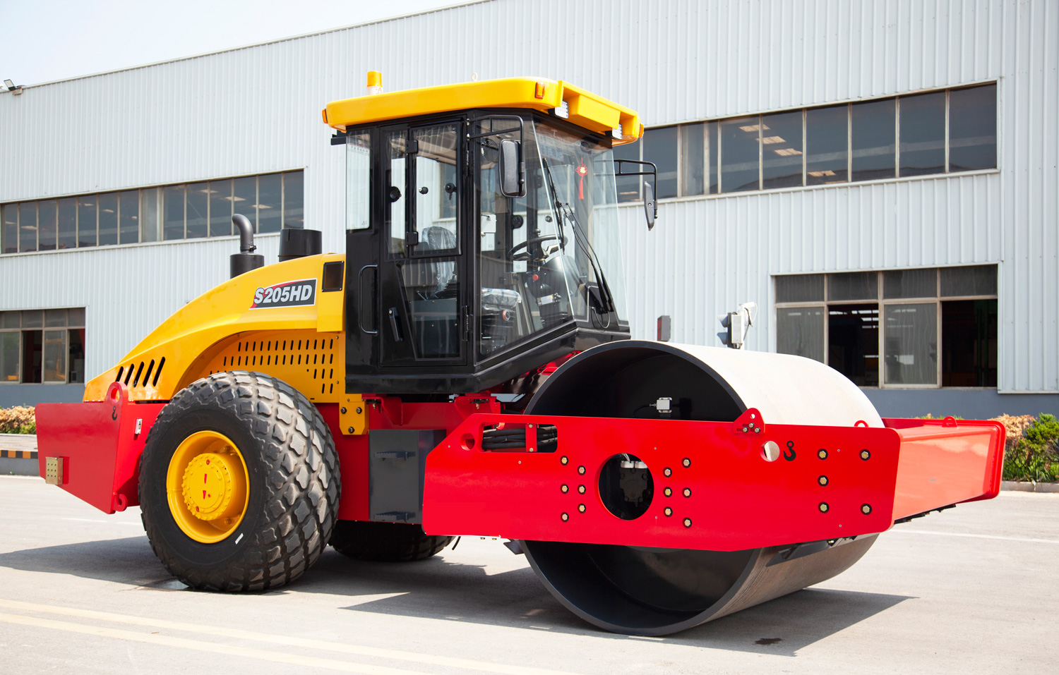 S205HD-2 Rouleau compacteur vibrant monocylindre