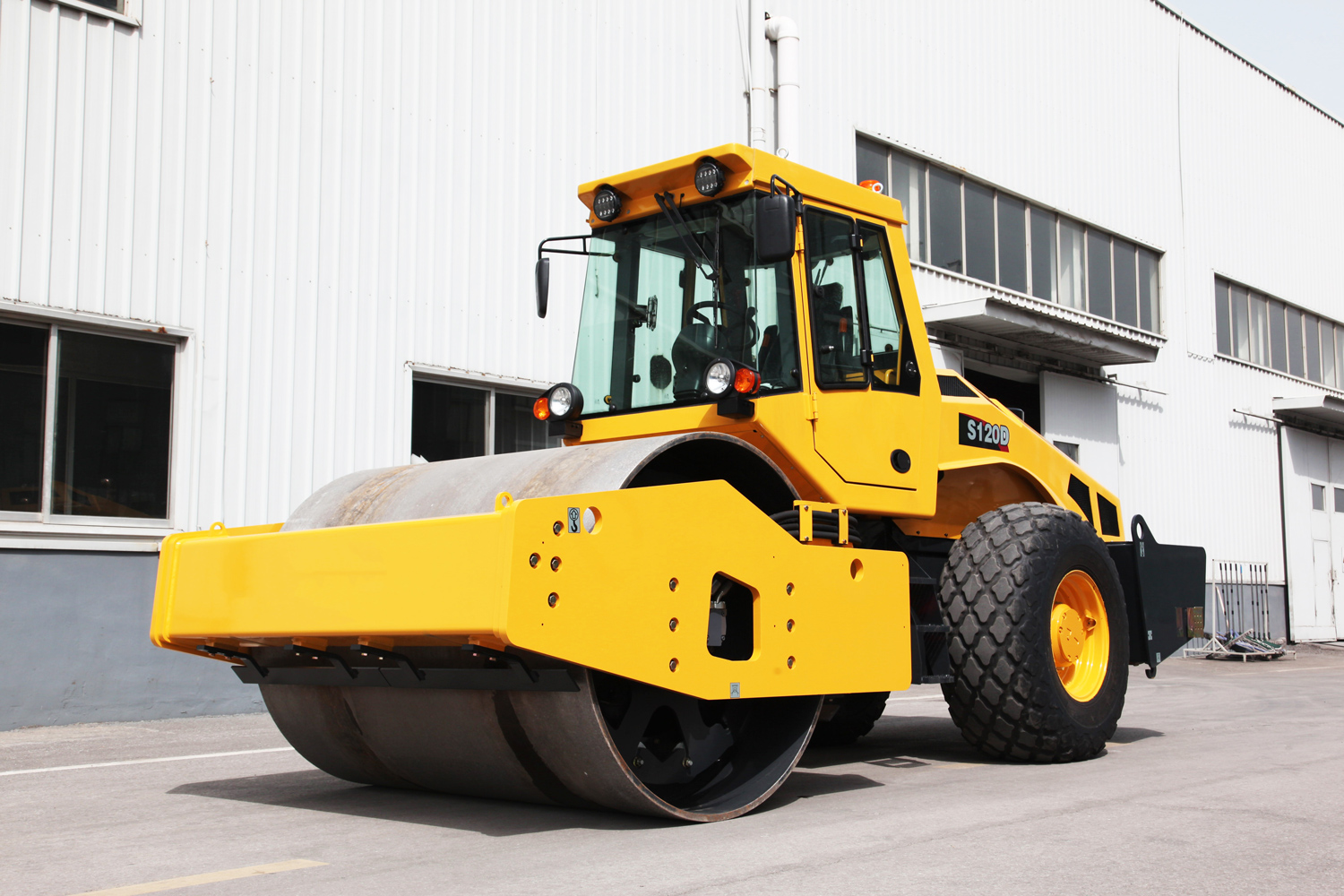 S120D Rouleau compacteur vibrant monocylindre